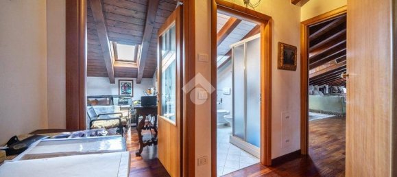 Квартира с 2 спальнями в Карпи, Италия № 105450 12