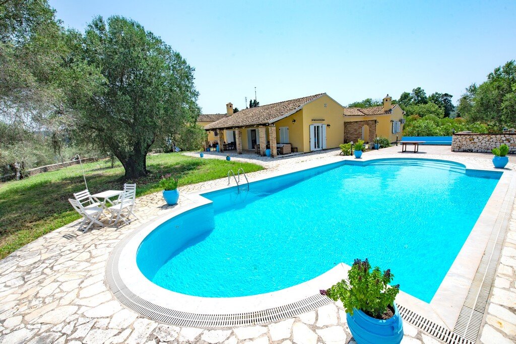 5 bedrooms Villa in Corfu, Greece No. 3815