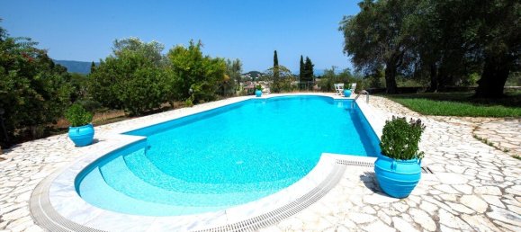 5 bedrooms Villa in Corfu, Greece No. 3815 4
