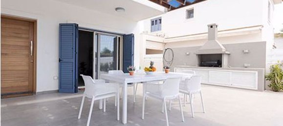 3 bedrooms Villa in Pervolia, Cyprus No. 9470 3