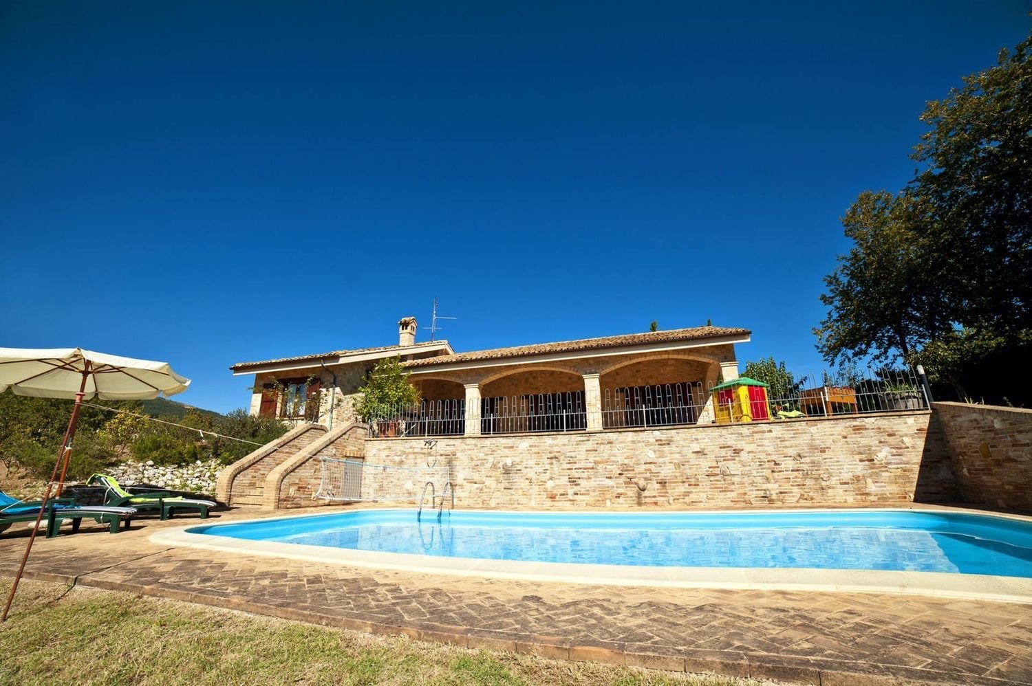 9 rooms Villa in Cingoli, Italy No. 128228