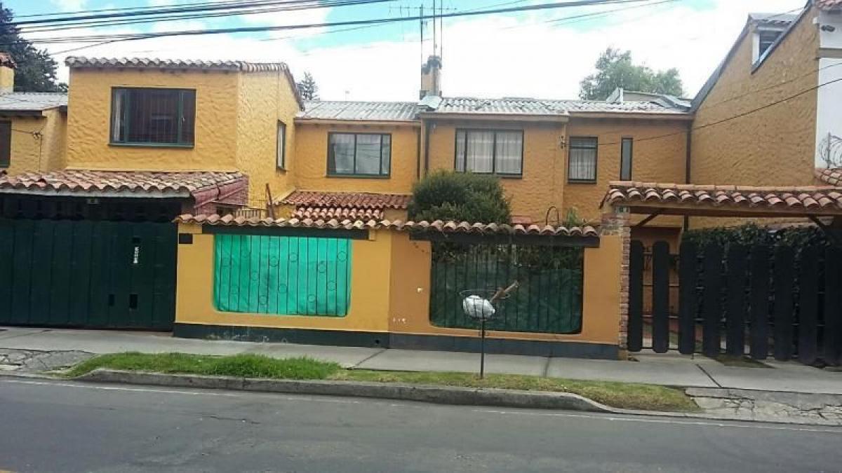 Дом с 3 спальнями в Богота, Колумбия № 12750