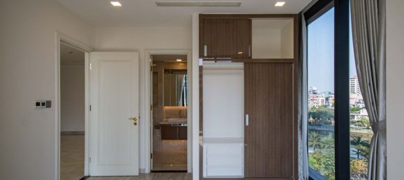 3 bedrooms Apartment in District 1, Vietnam No. 18326 8