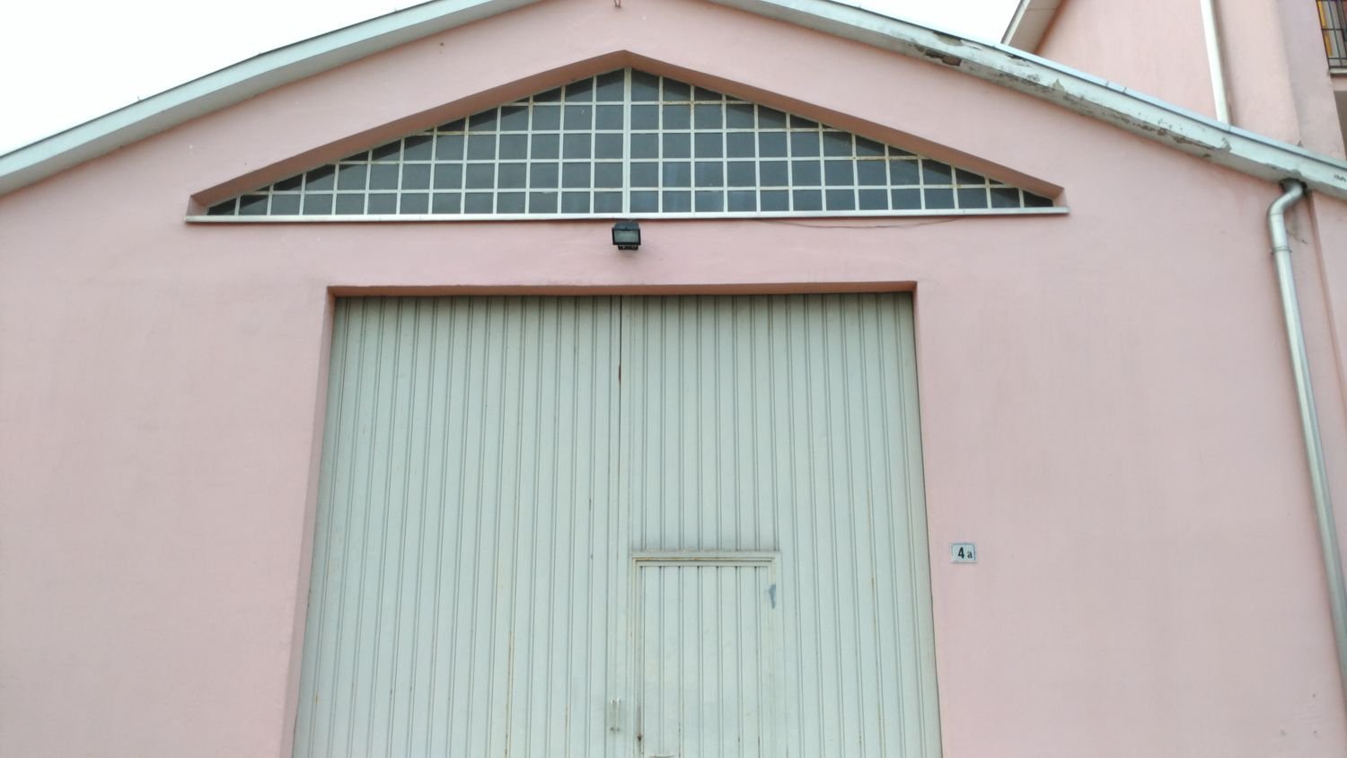 100m² Warehouse in Luzzara, Italy No. 253962