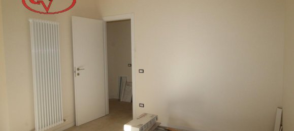 3 rooms Apartment in Figline e Incisa Valdarno, Italy No. 238118 13