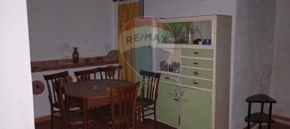 5 rooms House in Maletto, Italy No. 15549 3