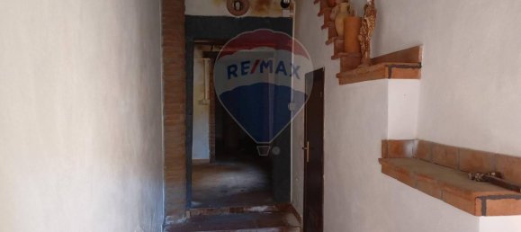 5 rooms House in Maletto, Italy No. 15549 2