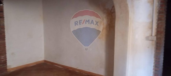 5 rooms House in Maletto, Italy No. 15549 6