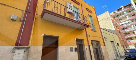 2-salle Appartement à Barletta, Italy No. 20216 2