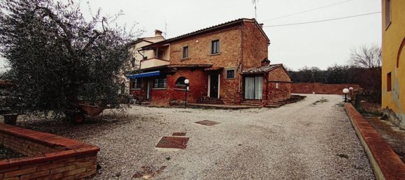 4 rooms House in Foiano della Chiana, Italy No. 229931 26