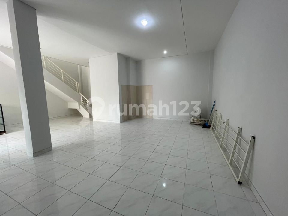 Magasin à Tangerang, Indonesia 162m² No. 2587