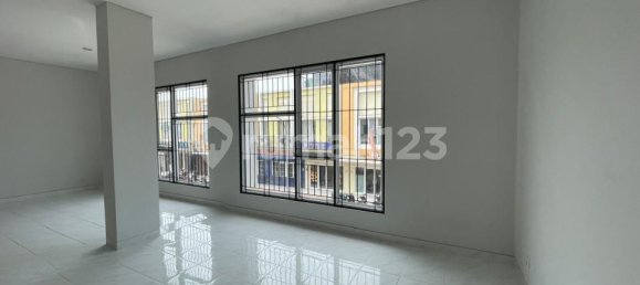 Magasin à Tangerang, Indonesia 162m² No. 2587 7