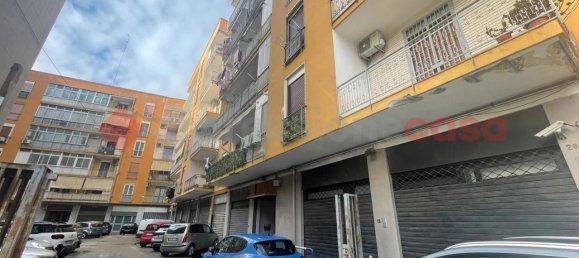 2 rooms Apartment in Bari, Italy No. 32879 3