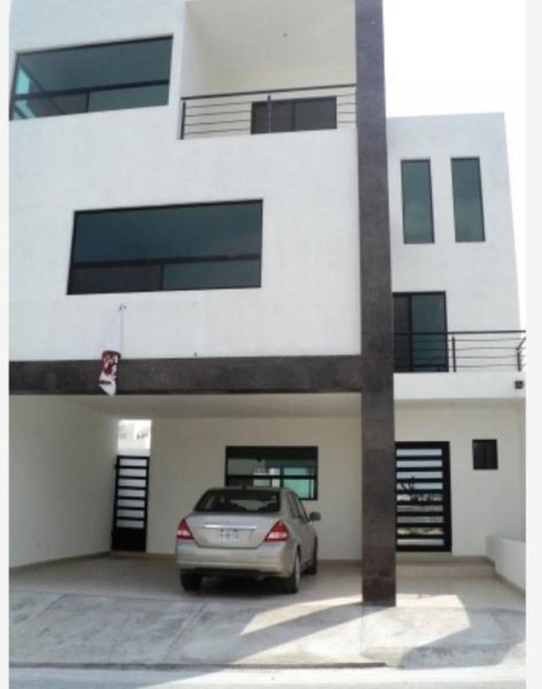 Casa T3 em Salinas Victoria, Mexico N.º 168981