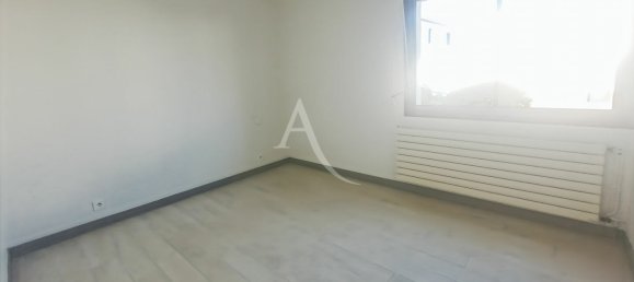 2 bedrooms Apartment in Challans, France No. 357809 4