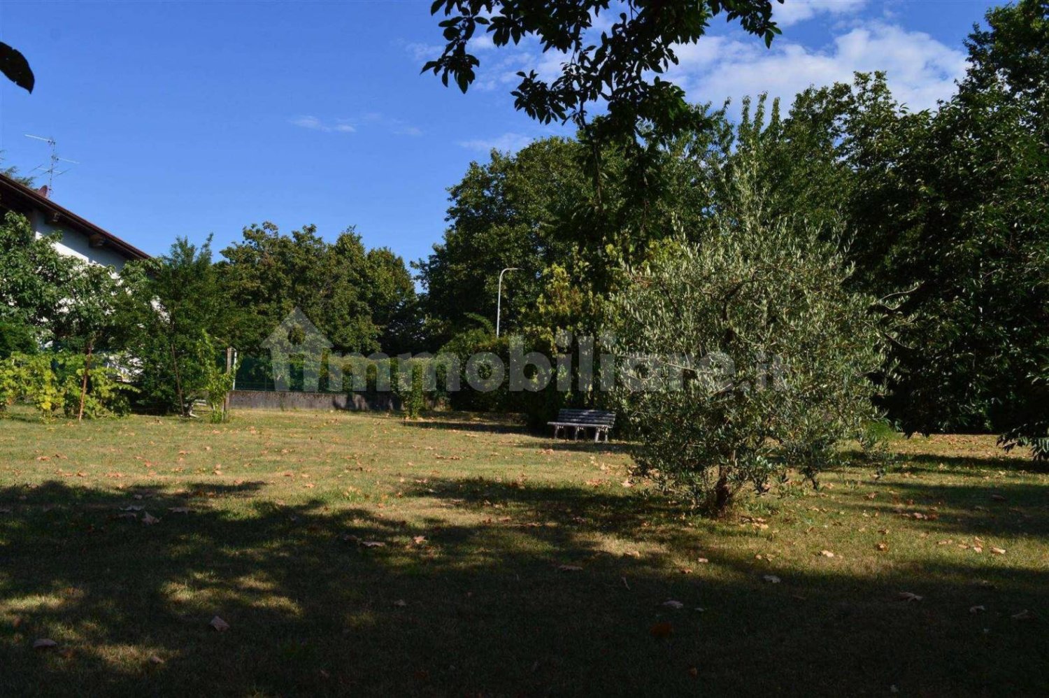  قطعة أرض في Vaprio d'Adda, Italy 836متر مربع رقم 81407