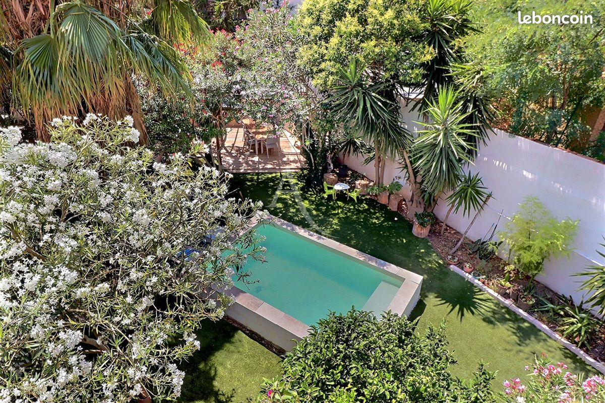 Casa de 3 dormitorios en Marseille, France No. 281465