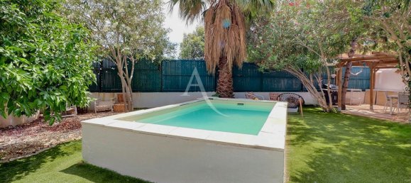 Casa de 3 dormitorios en Marseille, France No. 281465 2