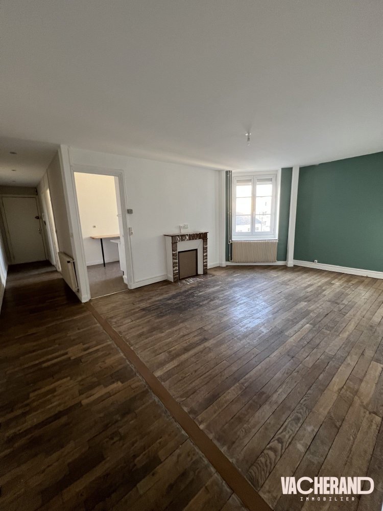 2 bedrooms Apartment in Reims, France No. 94672
