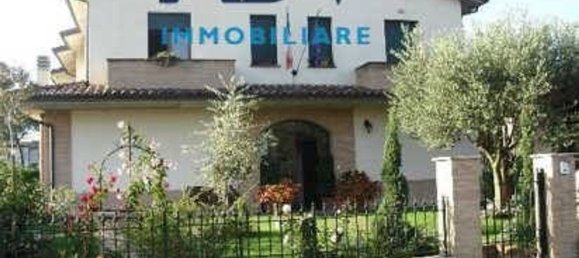 10 chambres Villa à Bastia Umbra, Italy No. 339747 4