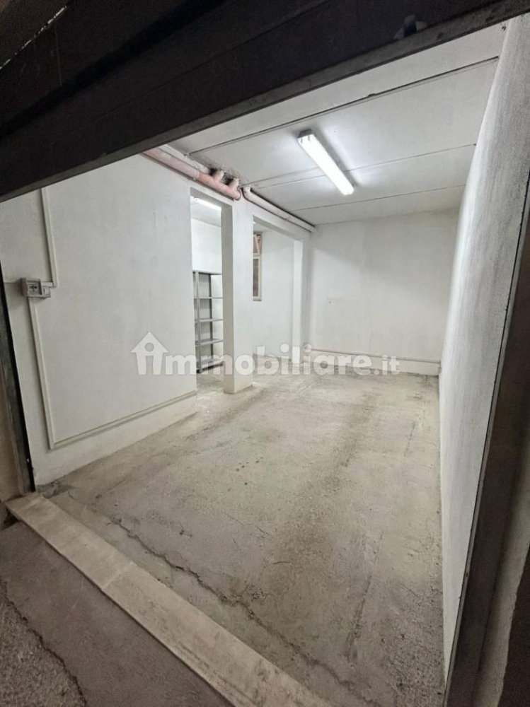 23m² Garage in Anzio, Italy No. 158831