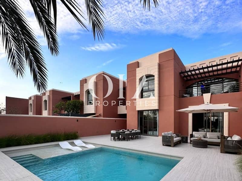 5 bedrooms Villa in Abu Dhabi, UAE No. 21709