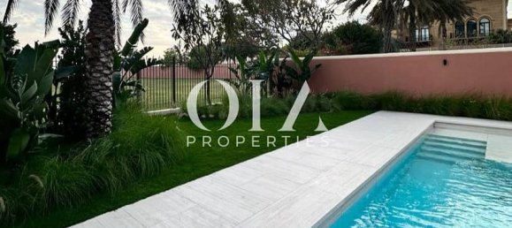 5 bedrooms Villa in Abu Dhabi, UAE No. 21709 4