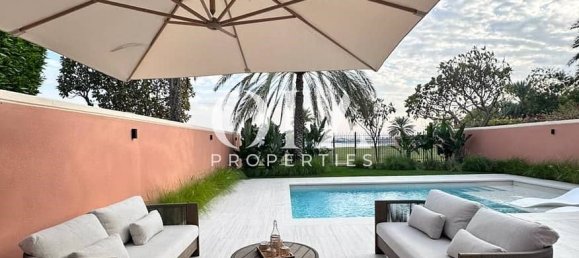 5 bedrooms Villa in Abu Dhabi, UAE No. 21709 2