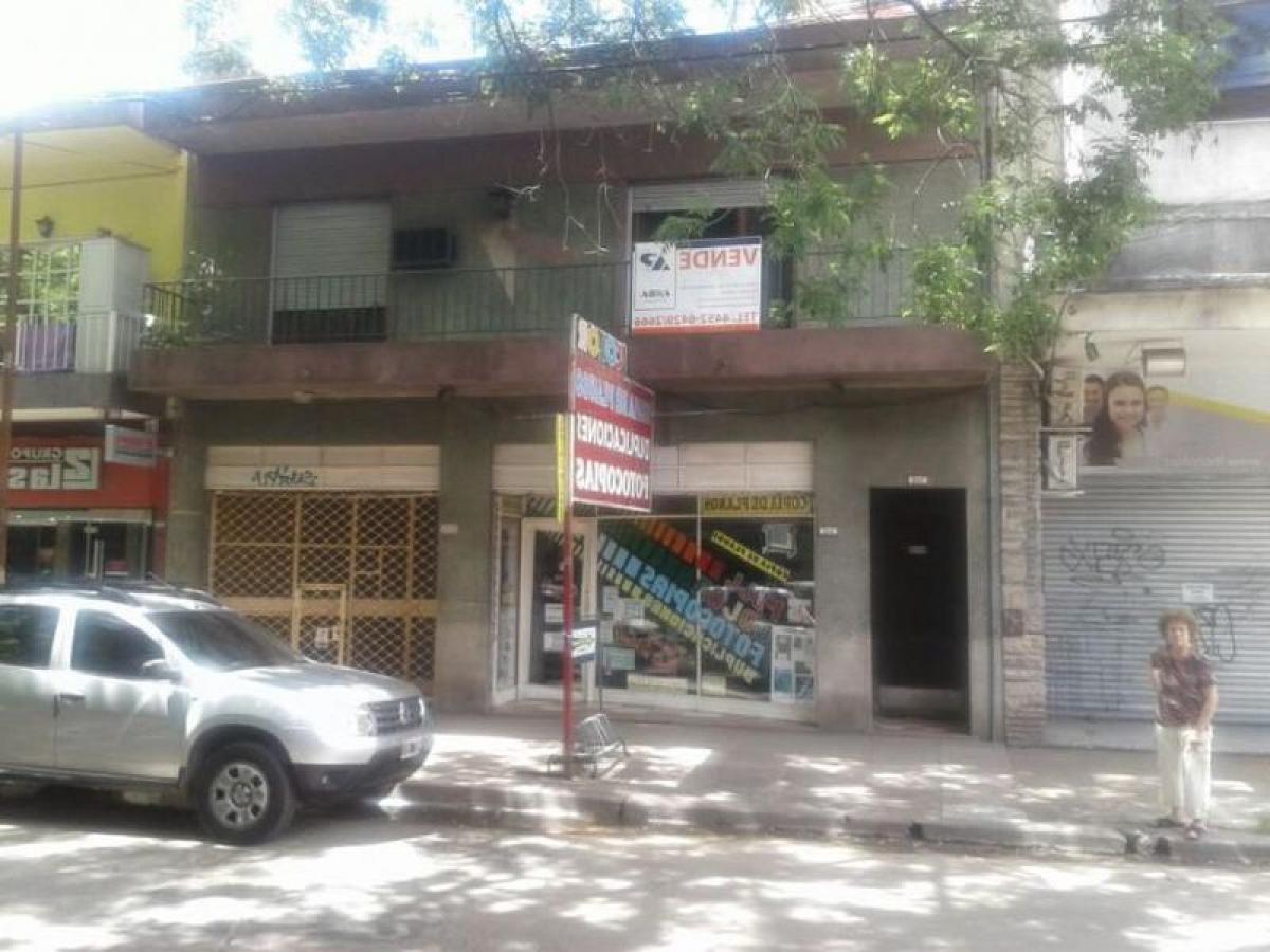 4 bedrooms House in Hurlingham, Argentina No. 60024