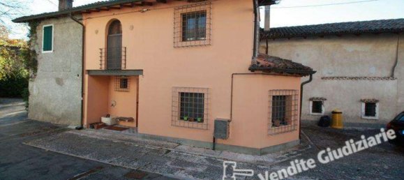 4 rooms Apartment in San Polo d'Enza, Italy No. 95120 3