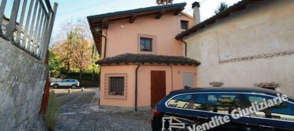 4 rooms Apartment in San Polo d'Enza, Italy No. 95120 4