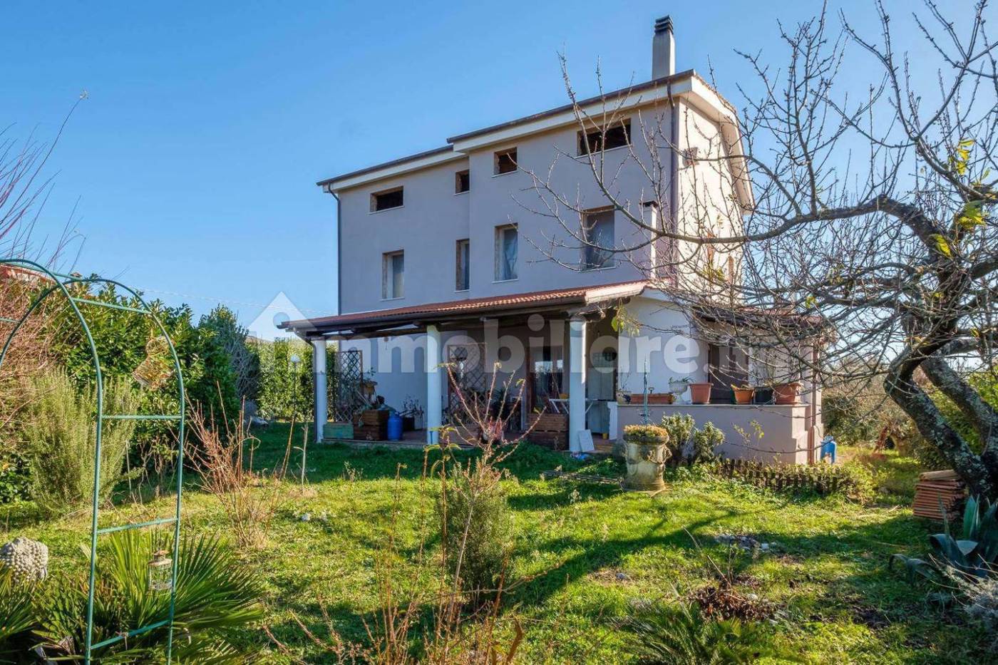 Villa de 3 dormitorios en Manziana, Italy No. 214621