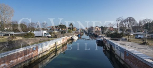 3 rooms House in Venice, Italy No. 103613 9