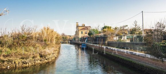 3 rooms House in Venice, Italy No. 103613 3