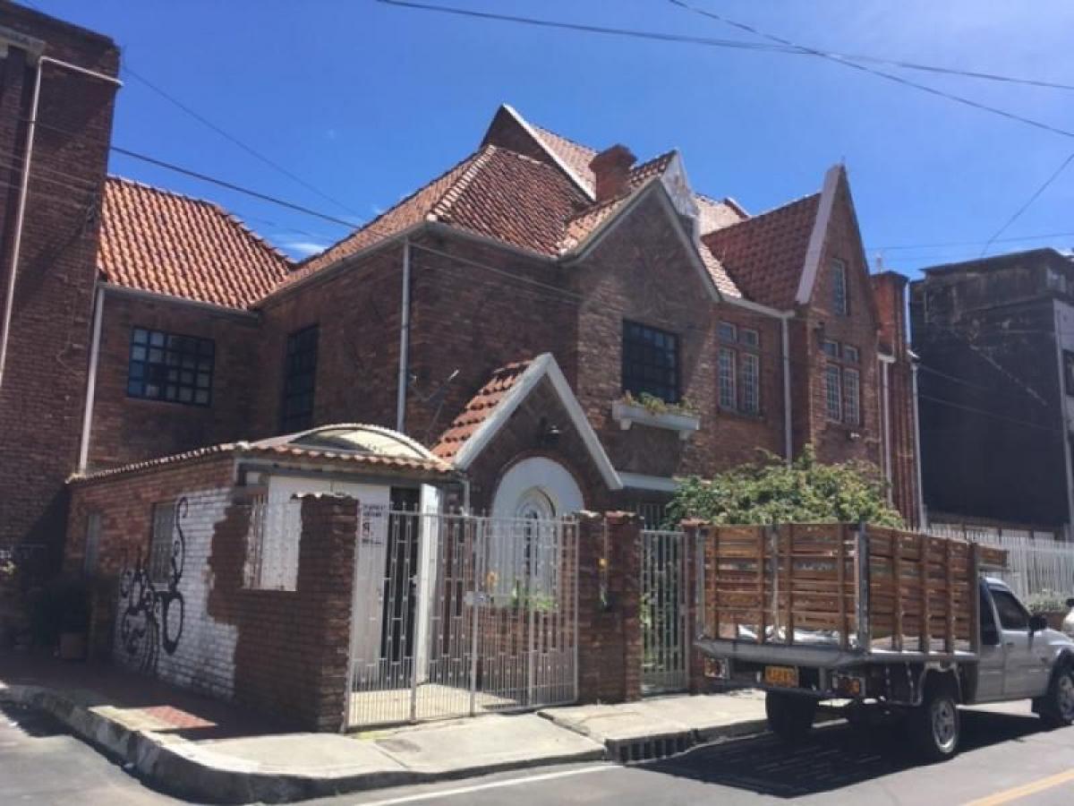 Дом с 4 спальнями в Богота, Колумбия № 11004