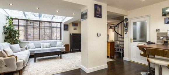 Maison de ville à Nottingham, United Kingdom No. 2434 3