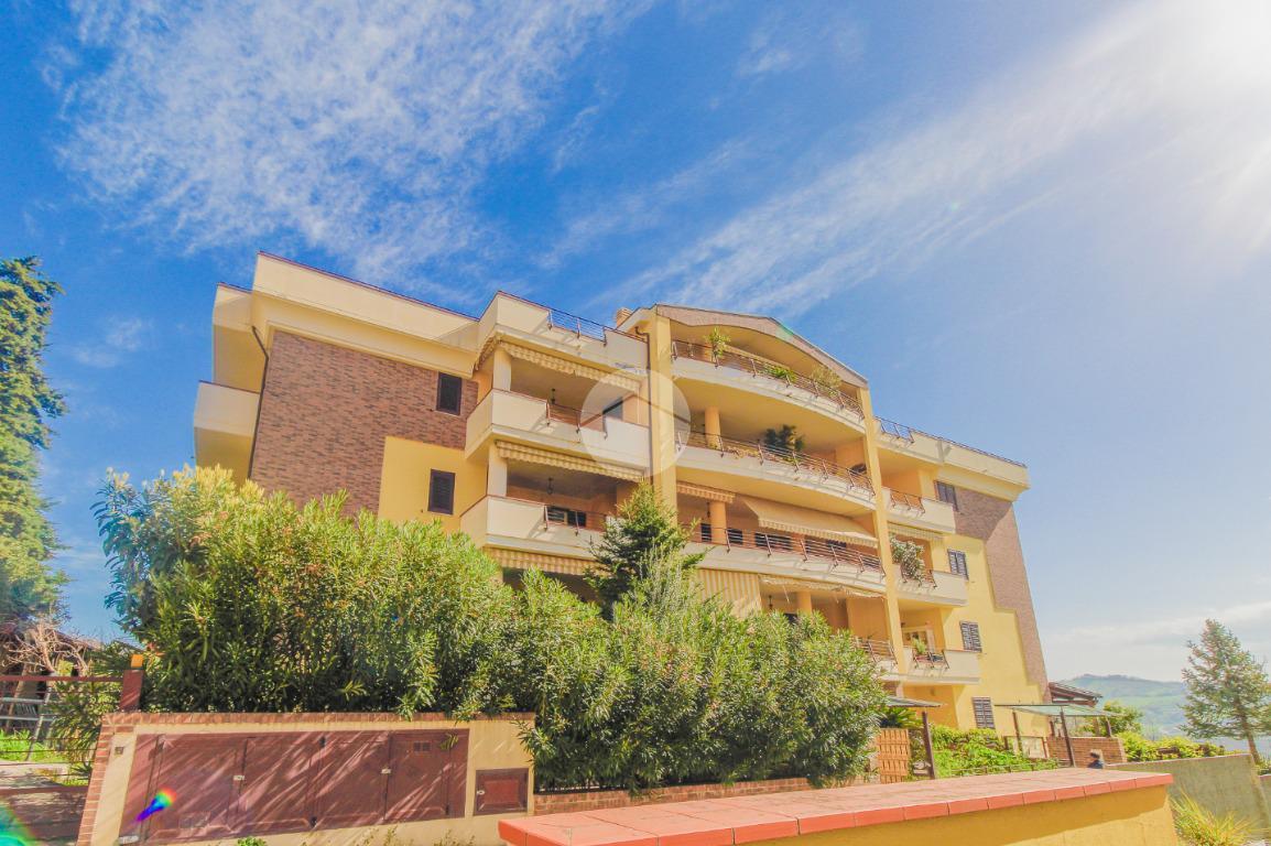 4 rooms Penthouse in Teramo, Italy No. 11393