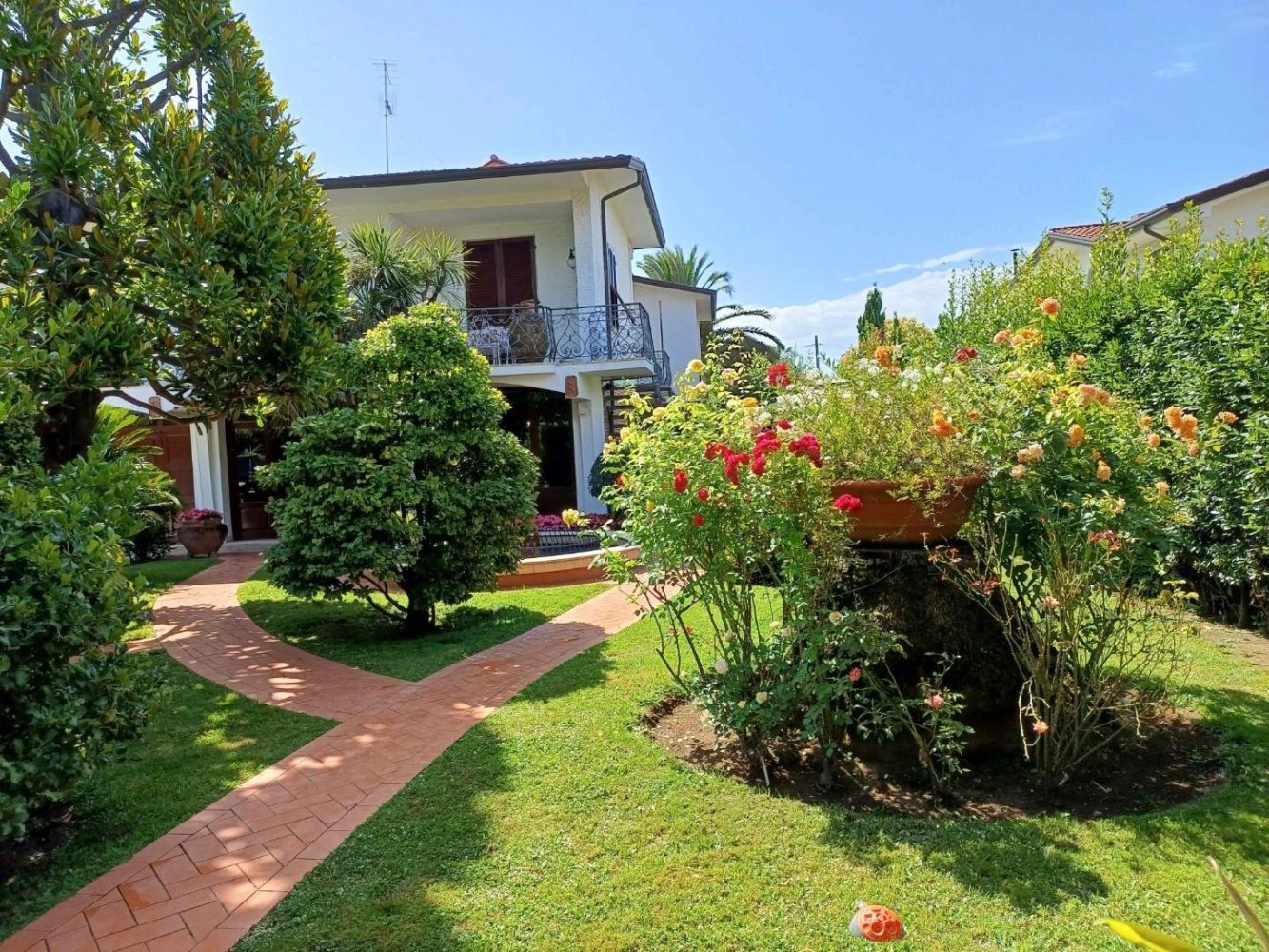 6 bedrooms Villa in Forte dei Marmi, Italy No. 59532
