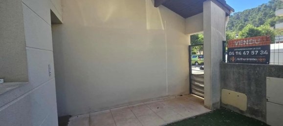 3 bedrooms House in Le Luc, France No. 318609 3