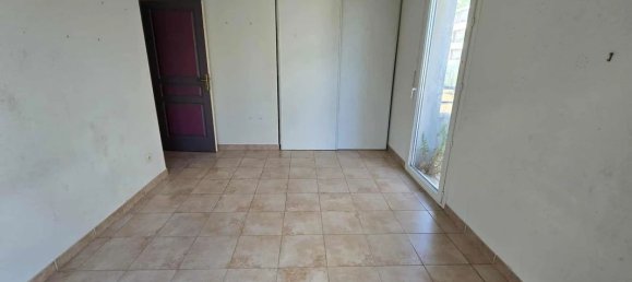 3 bedrooms House in Le Luc, France No. 318609 13