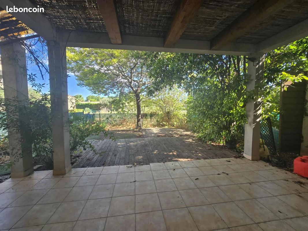 3 bedrooms House in Le Luc, France No. 318609