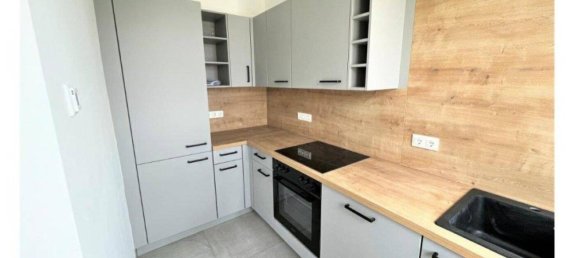2-salle Appartement à Wiener Neustadt, Austria No. 241125 2