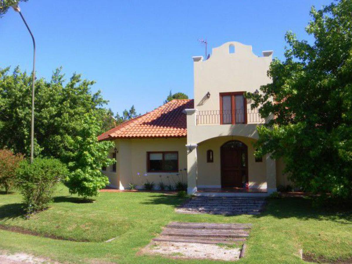 4 bedrooms House in Chascomus, Argentina No. 5587