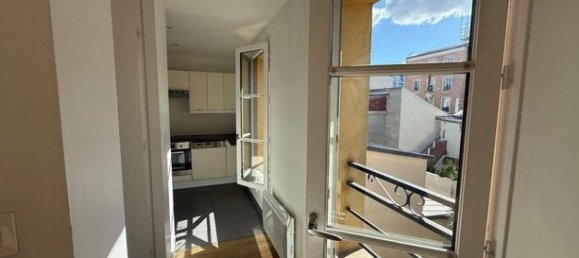 Dúplex de 2 dormitorios en Seine-Saint-Denis, France No. 356384 2