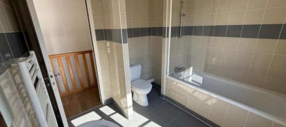 Dúplex de 2 dormitorios en Seine-Saint-Denis, France No. 356384 9