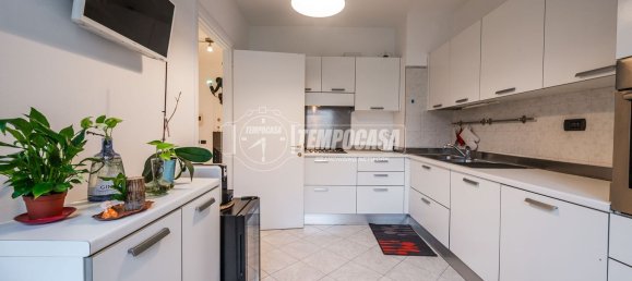Apartamento de 2 dormitorios en Milan, Italy No. 357829 9