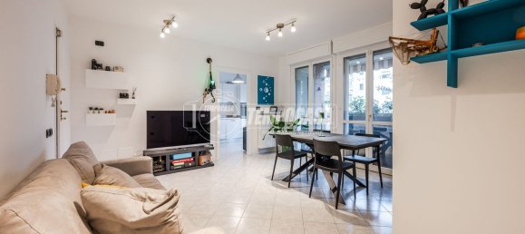 Apartamento de 2 dormitorios en Milan, Italy No. 357829 5