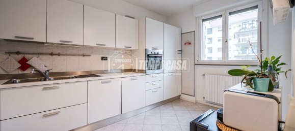 Apartamento de 2 dormitorios en Milan, Italy No. 357829 8