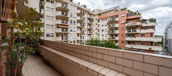 Apartamento de 2 dormitorios en Milan, Italy No. 357829 27