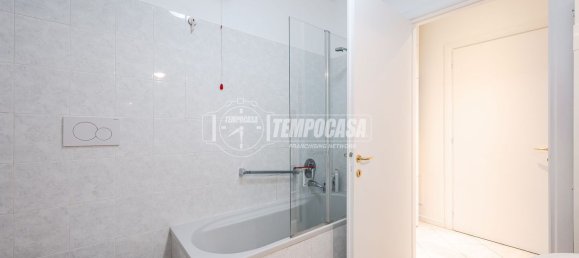 Apartamento de 2 dormitorios en Milan, Italy No. 357829 32